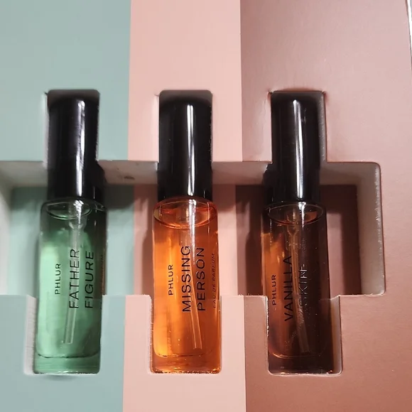 Phlur Pefume travel size - Picture 2 of 4
